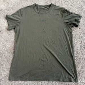lululemon athletica Men's Forest Green Short Sleeve Tee